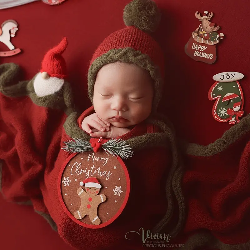 Red Knitted Christmas Theme Set - Newborn Photography Props - Image 3